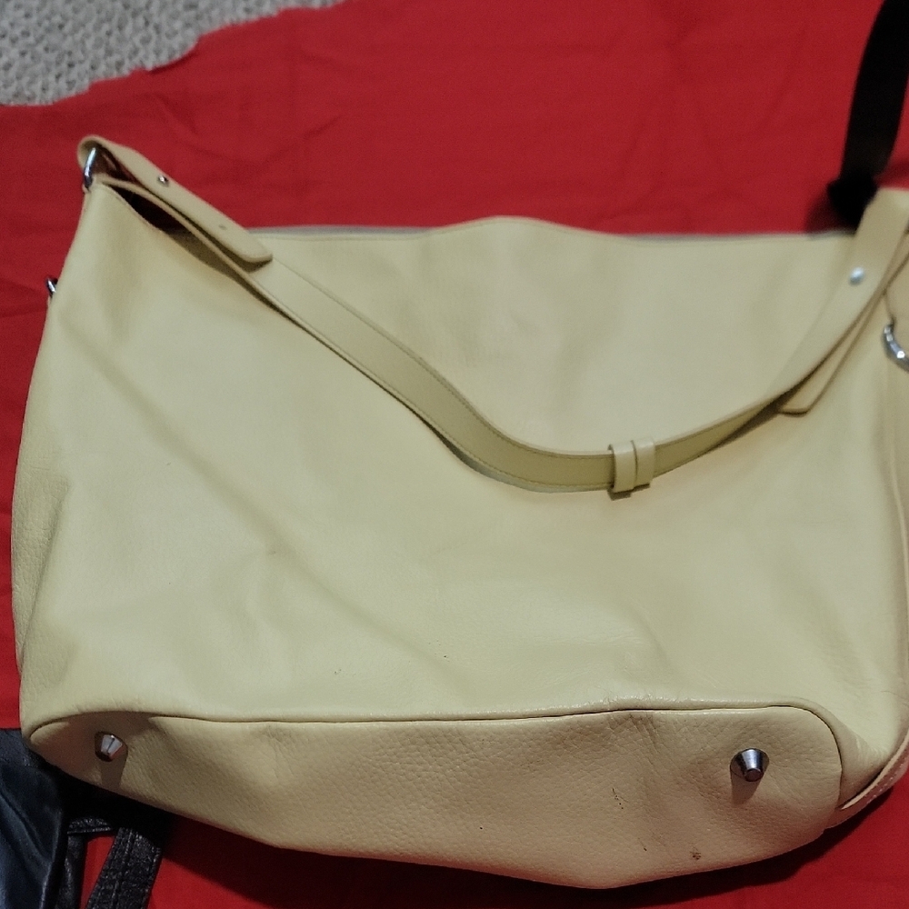 London Fog Cream Shoulder Bag